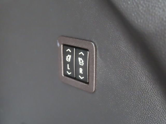 Used 2021 Buick Enclave Avenir w/ Avenir Technology Package image 32