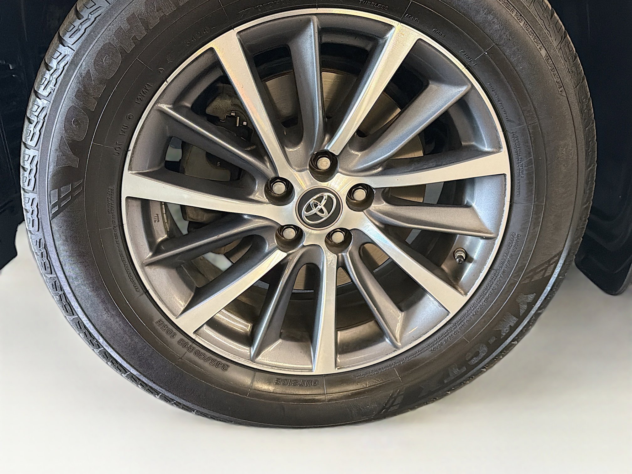 Used 2018 Toyota Highlander XLE w/ Protection Package #3 AWD/4WD image 11