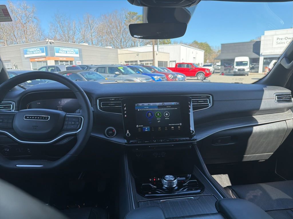 Used 2024 Jeep Wagoneer L Series III w/ Flexible Seating Group image 10