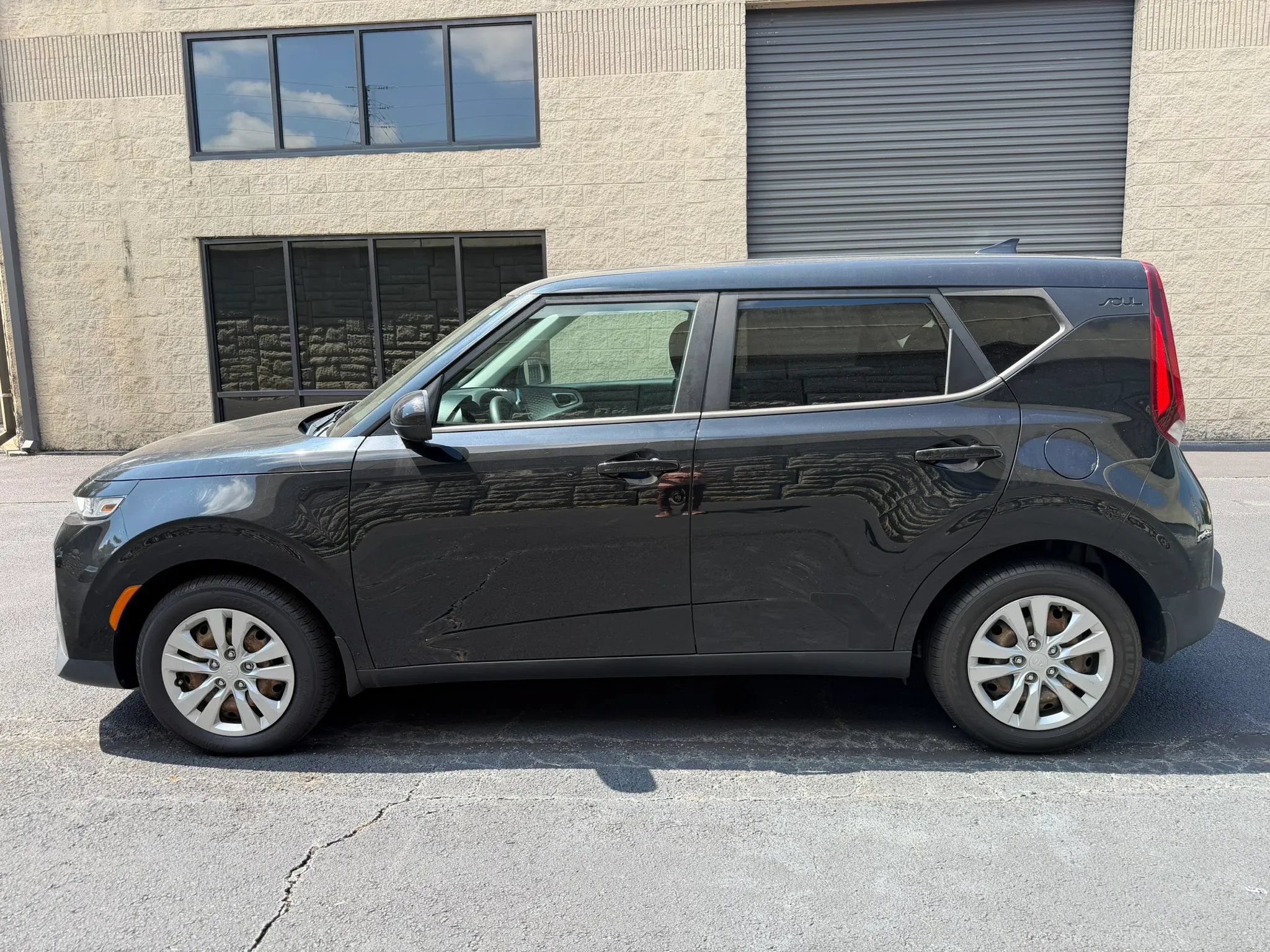 Used 2020 Kia Soul LX FWD image 3