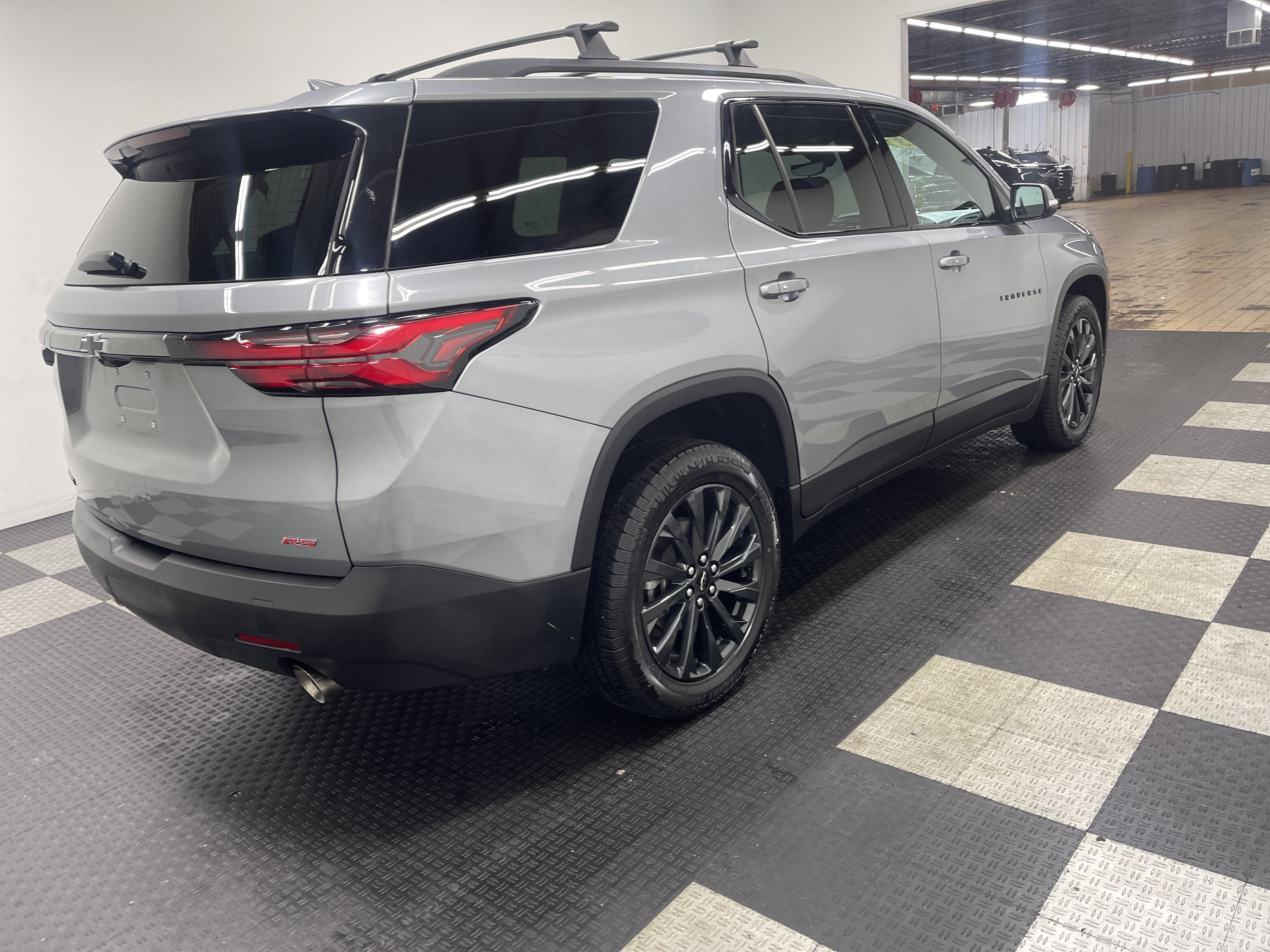 Used 2023 Chevrolet Traverse RS w/ LPO, Floor Liner Package image 5