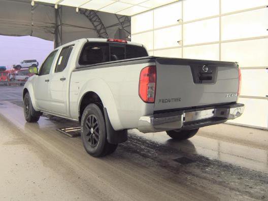 Used 2018 Nissan Frontier SV image 2
