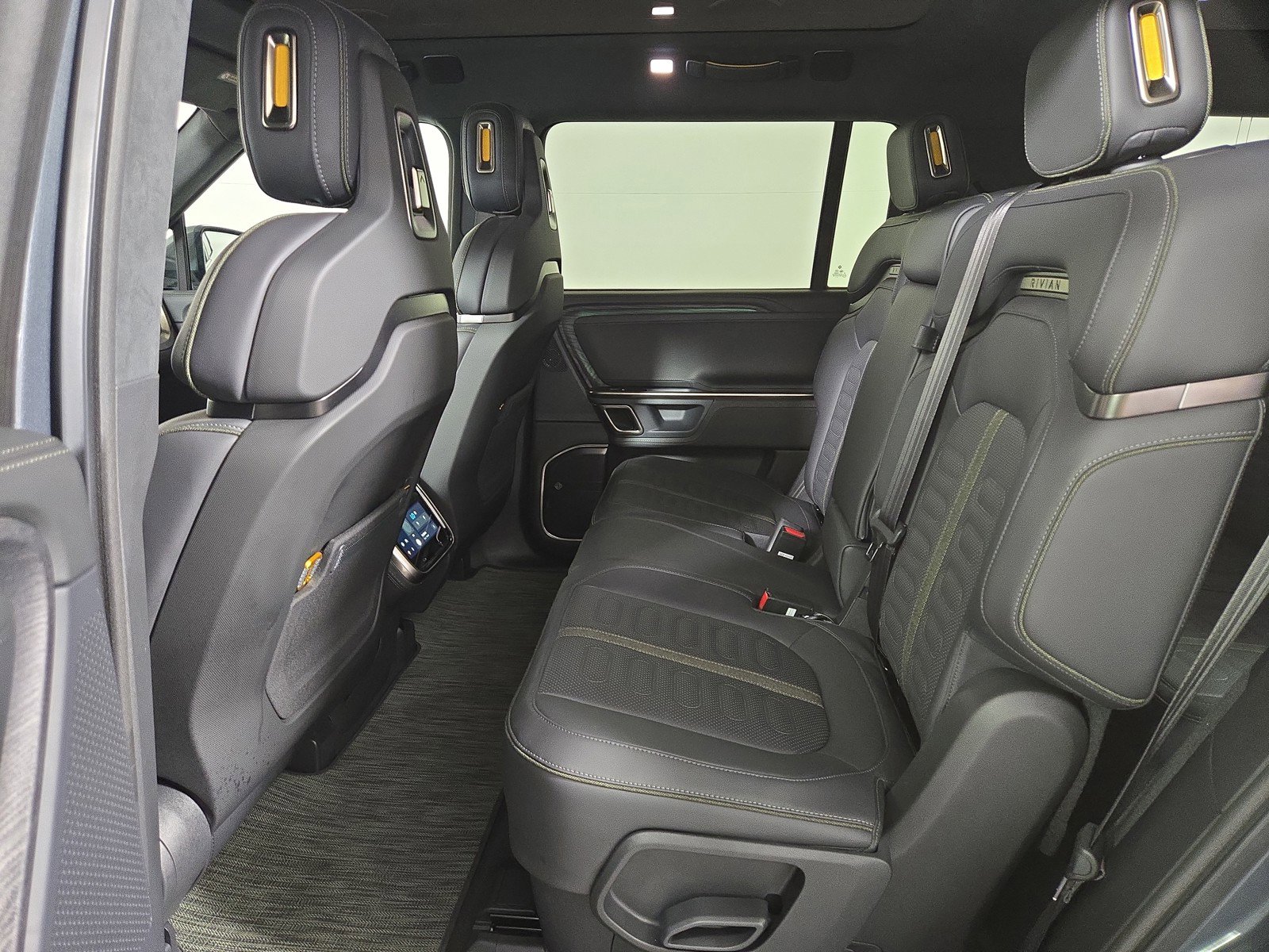 Used 2024 Rivian R1S Adventure AWD/4WD image 21