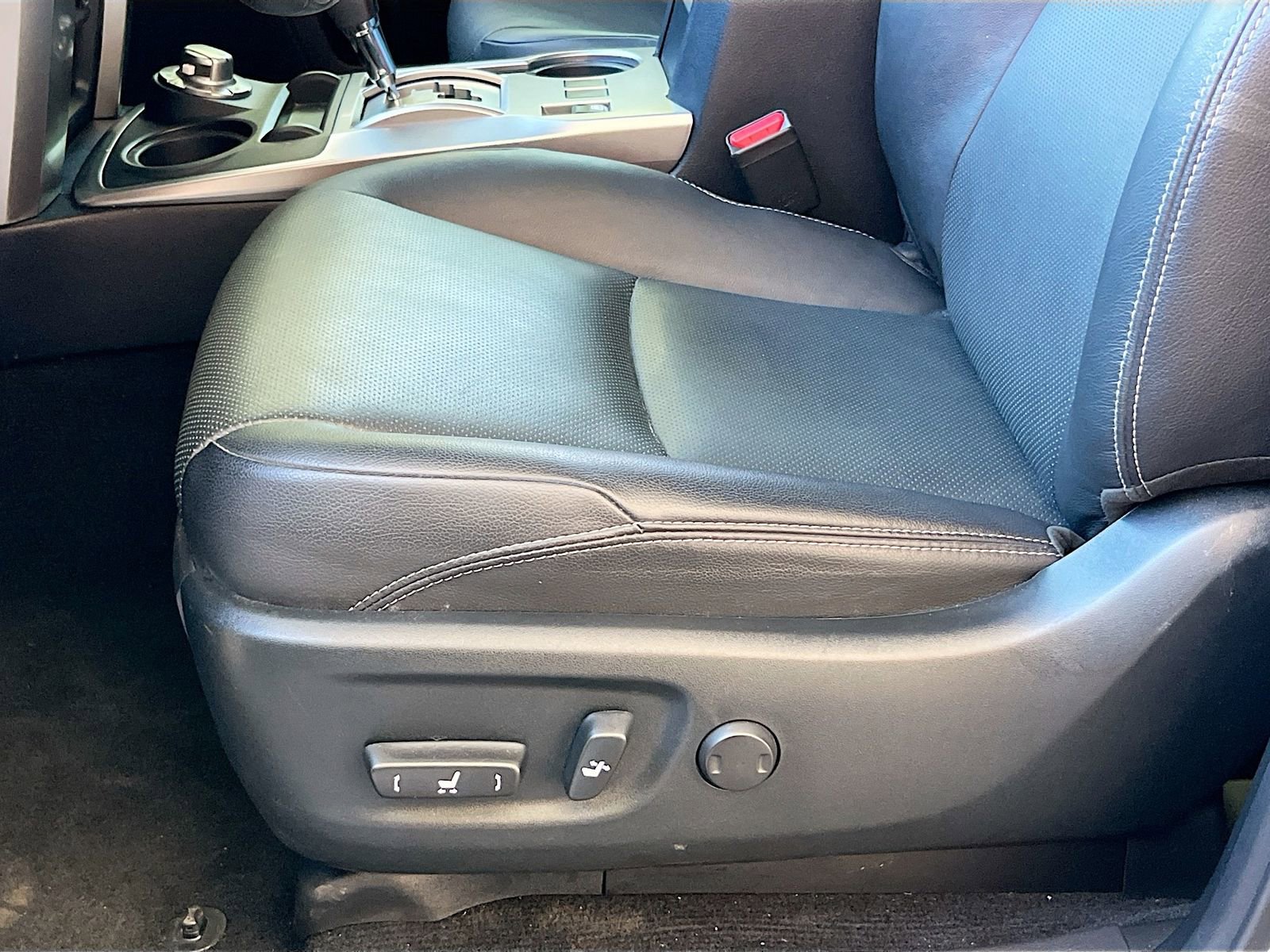 Used 2023 Toyota 4Runner Limited AWD/4WD image 20