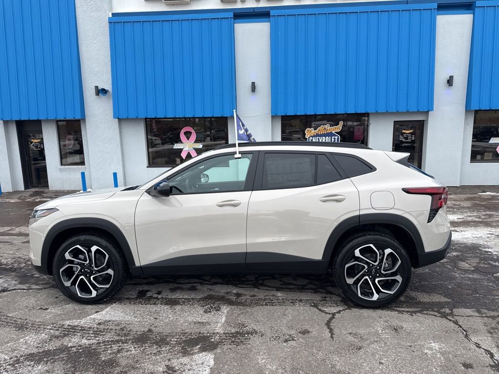 Used 2026 Chevrolet Trax RS w/ Sunroof Package image 14