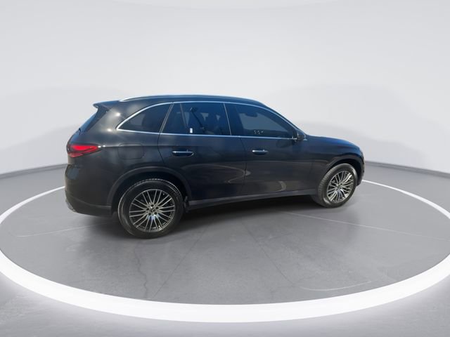 Used 2025 Mercedes-Benz GLC 300 image 8