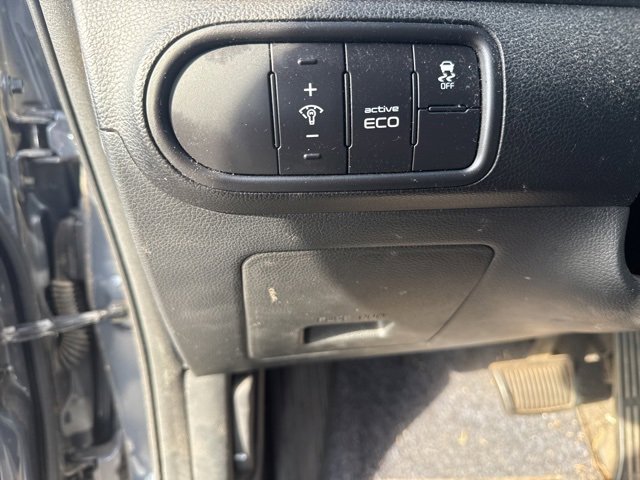 Used 2016 Kia Forte LX image 11