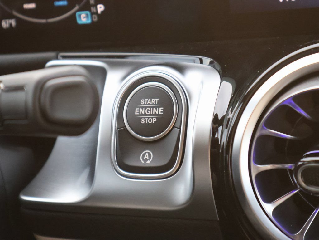 New 2026 Mercedes-Benz GLB 250 4MATIC image 28