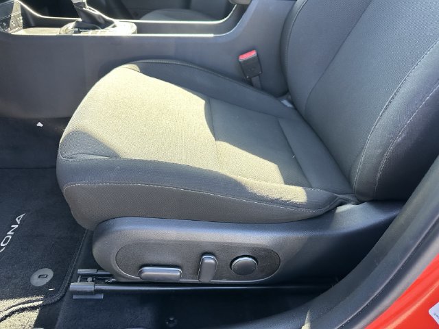 Used 2024 Hyundai Kona SEL AWD/4WD image 15