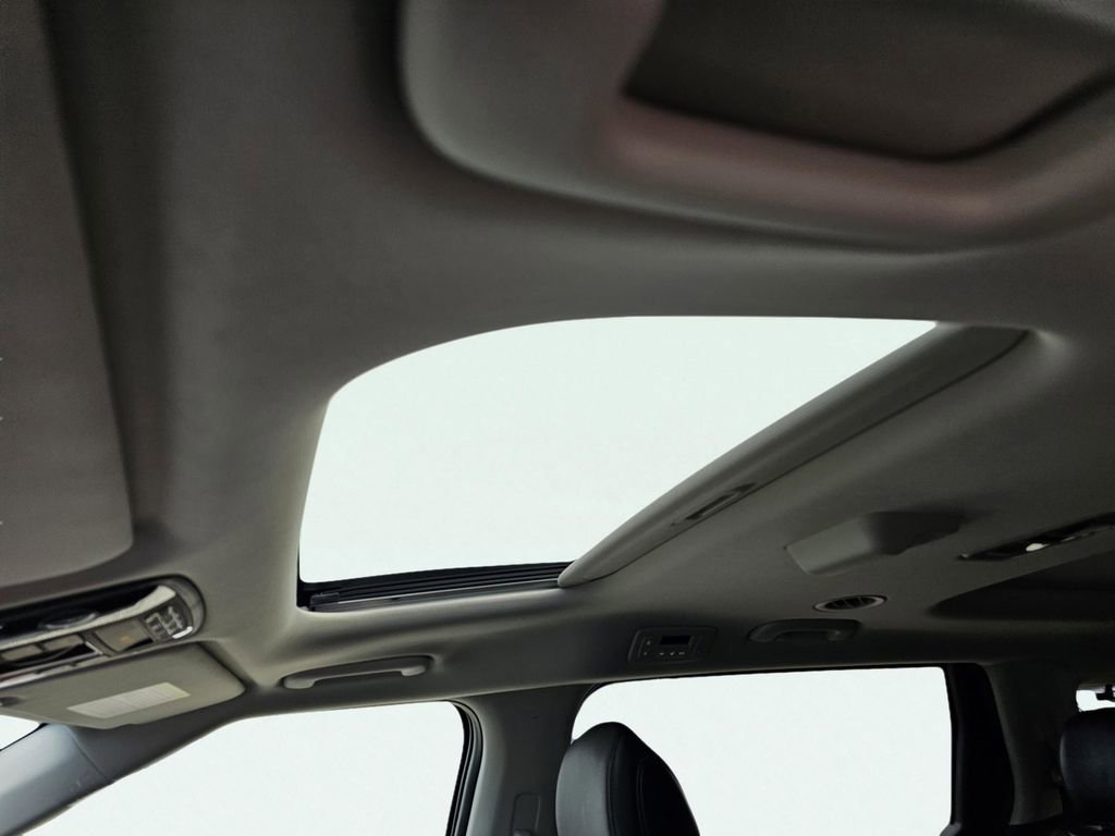 Certified 2026 Kia Carnival SX w/ SX Dark Edition Package image 19