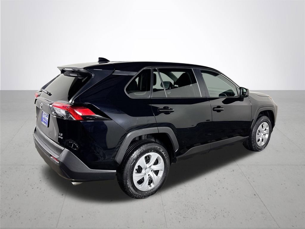 Used 2024 Toyota RAV4 LE image 6