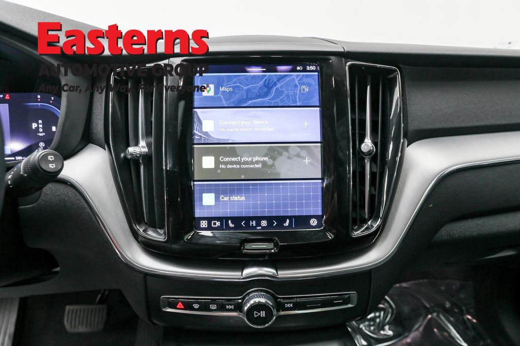 Used 2023 Volvo XC60 B5 Core image 12