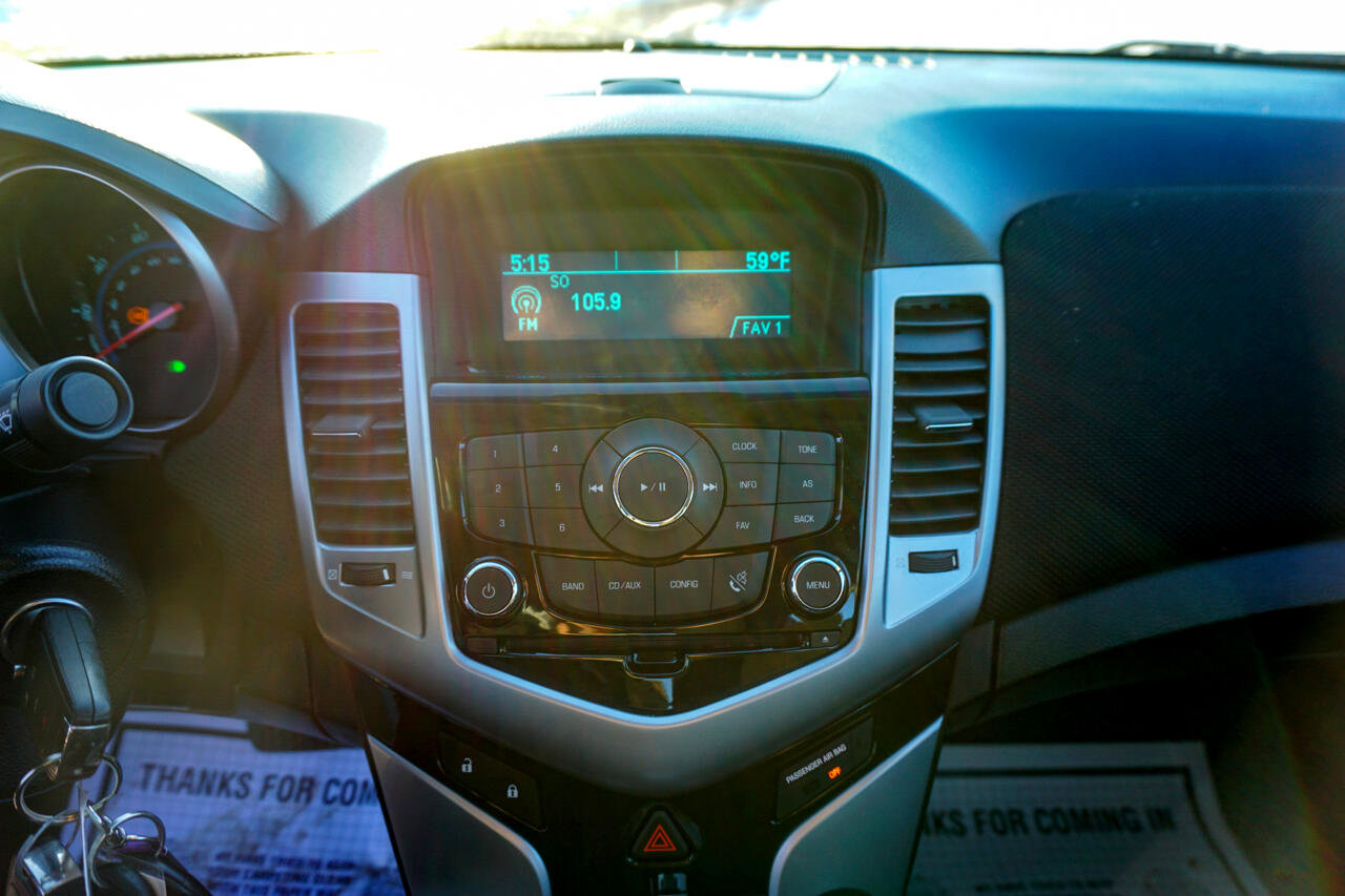Used 2011 Chevrolet Cruze LT image 12