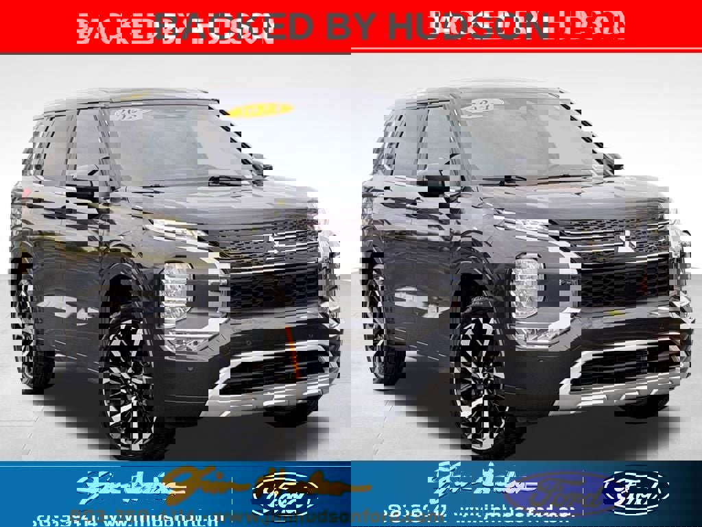 Used 2024 Mitsubishi Outlander SE image 1