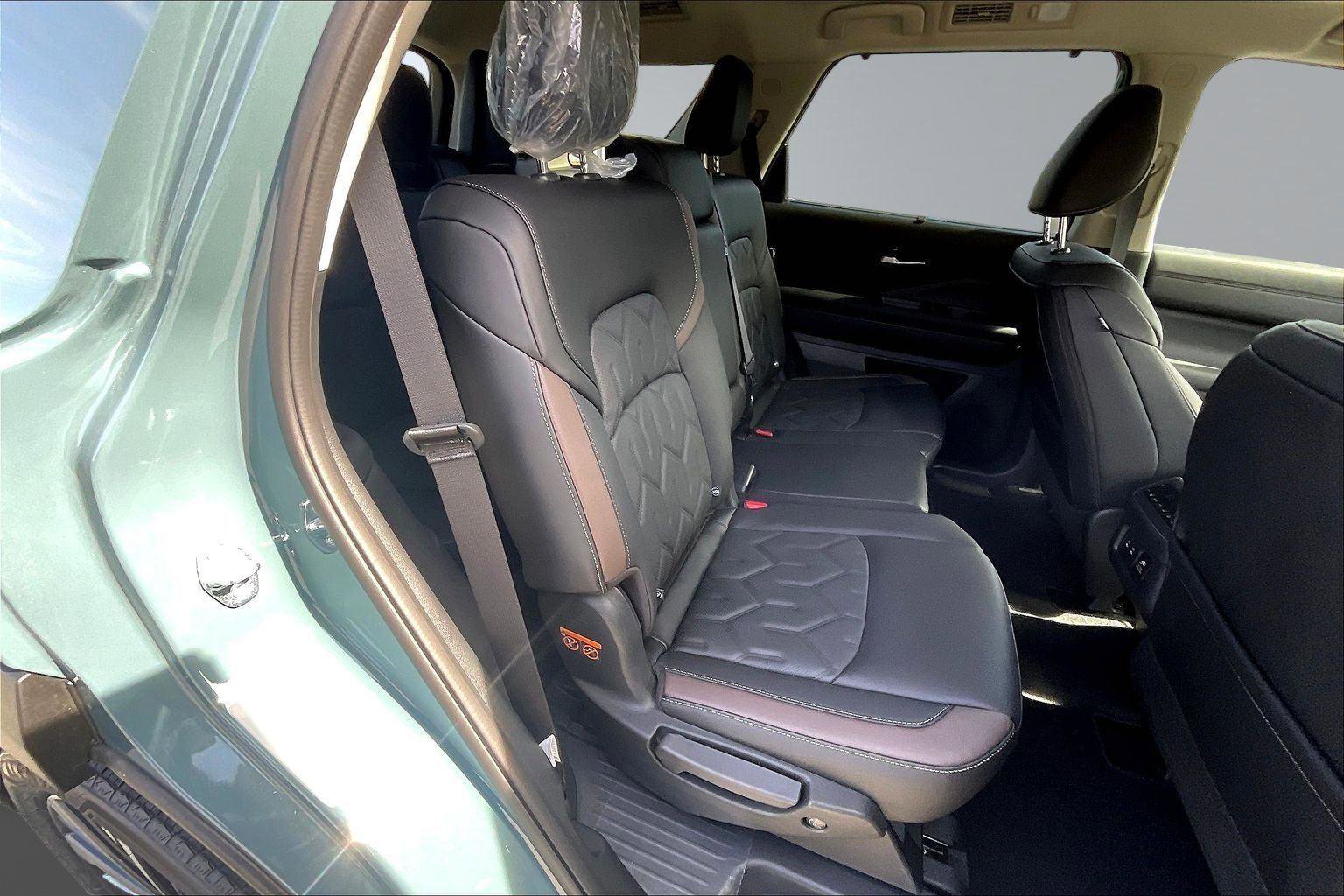 New 2026 Nissan Pathfinder Platinum image 10