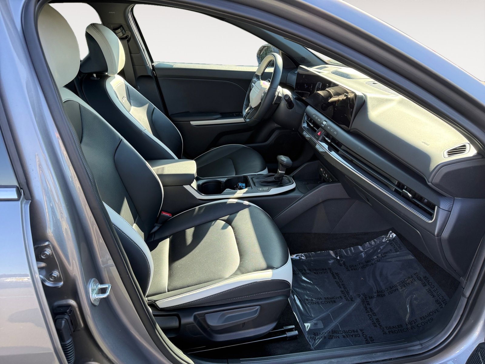 Used 2025 Kia K4 GT-Line w/ GT-Line Premium Package image 19