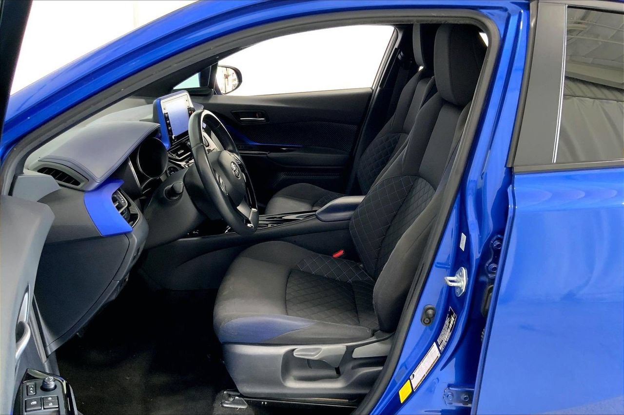 Used 2022 Toyota C-HR XLE FWD image 15