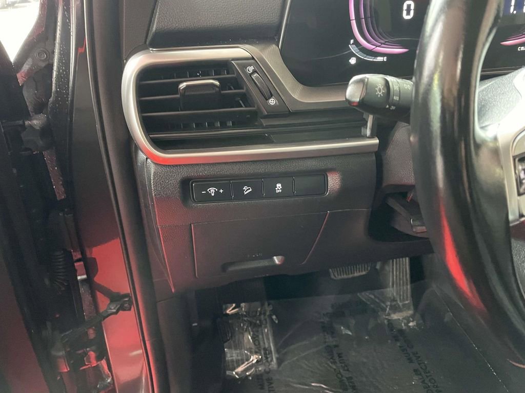 Used 2023 Kia Telluride LX image 30