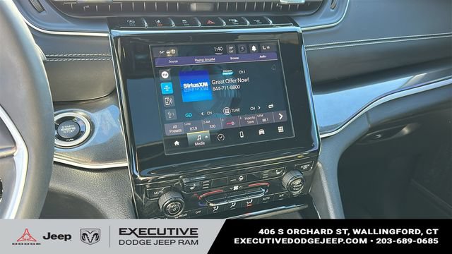 Used 2023 Jeep Grand Cherokee Altitude AWD/4WD image 15