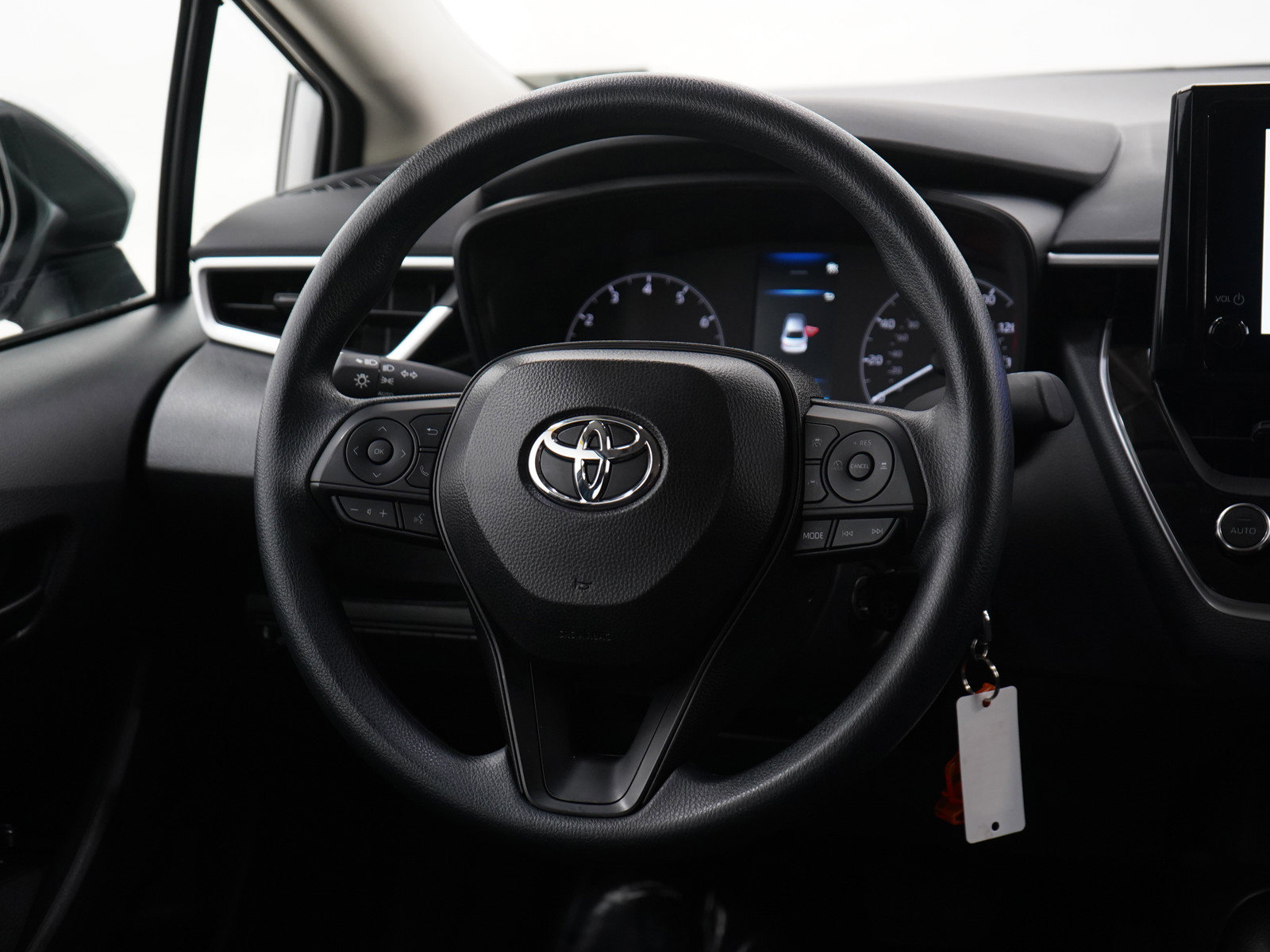 Used 2025 Toyota Corolla LE image 13