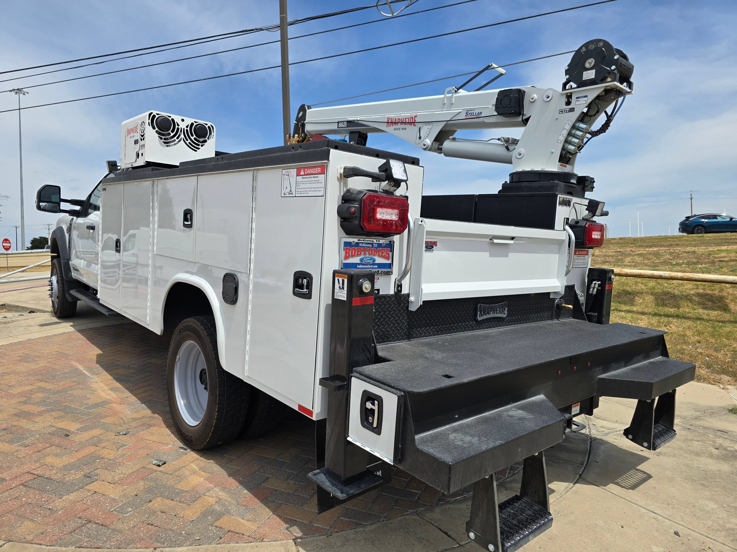 New 2026 Ford F550 4x4 Supercab Super Duty w/ XLT Value Package image 7