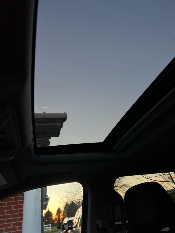 Used 2017 Cadillac Escalade Luxury image 33