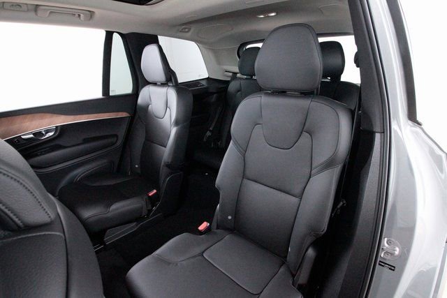 Certified 2025 Volvo XC90 B6 Plus w/ Protection Package Premier image 25