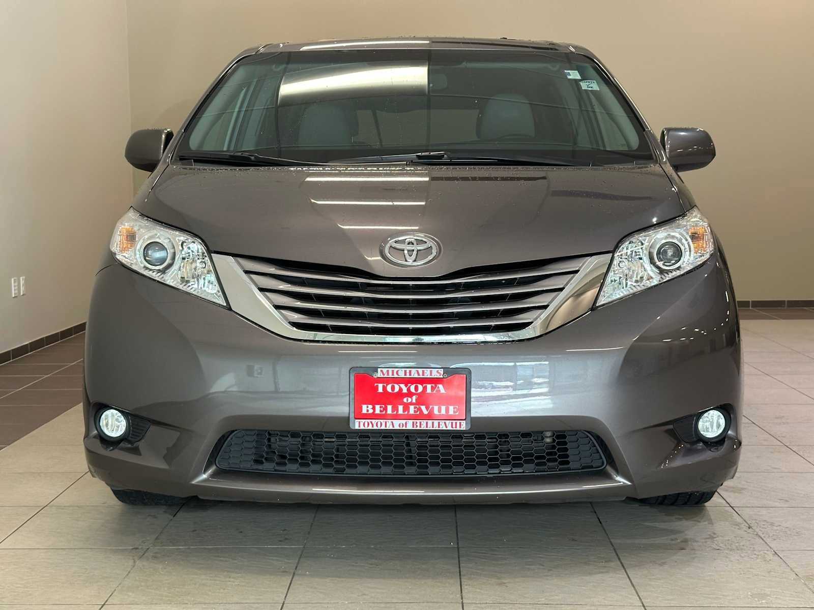 Used 2015 Toyota Sienna XLE w/ XLE Navigation Package image 6