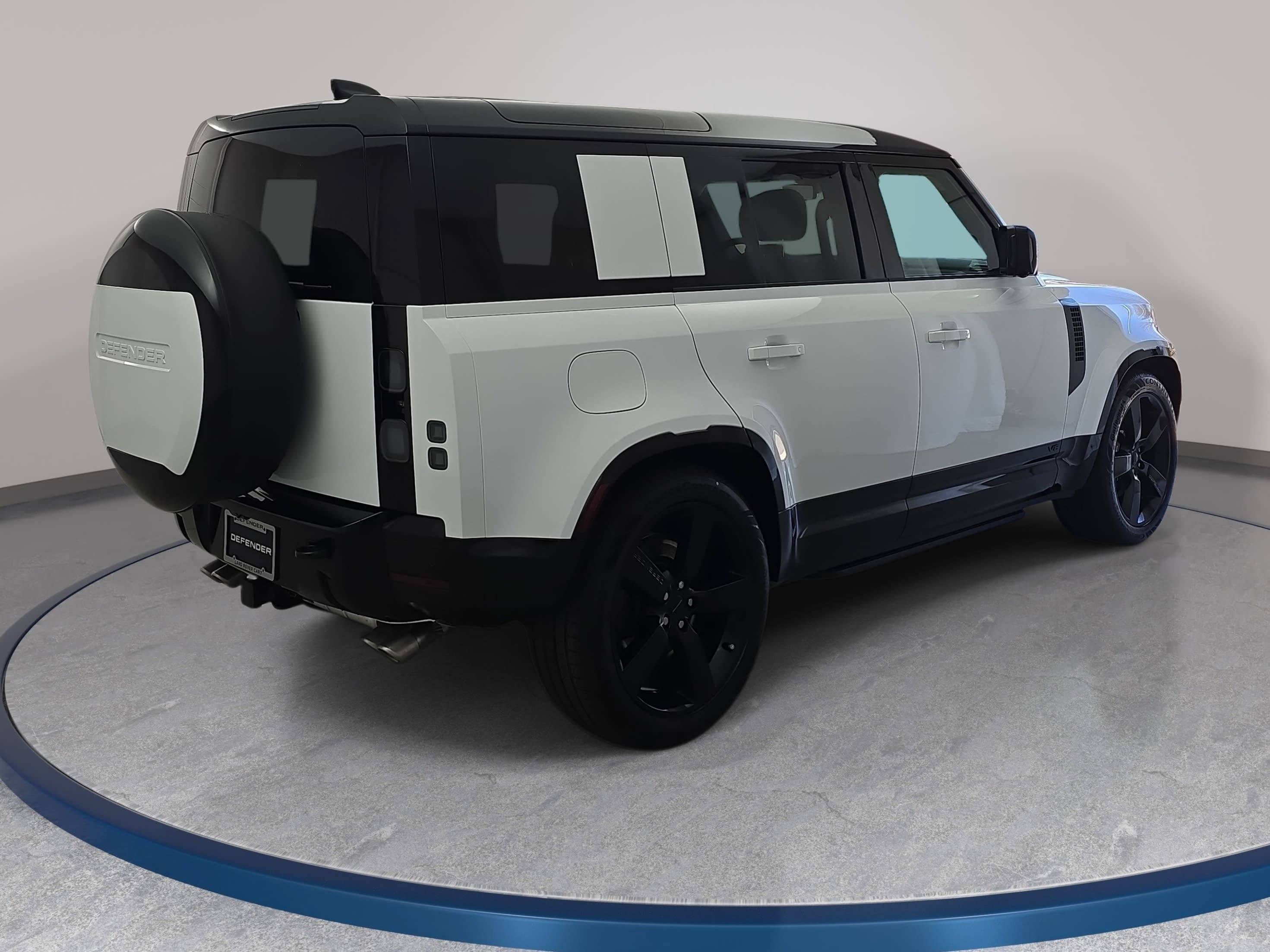 New 2026 Land Rover Defender 110 V8 AWD/4WD image 5