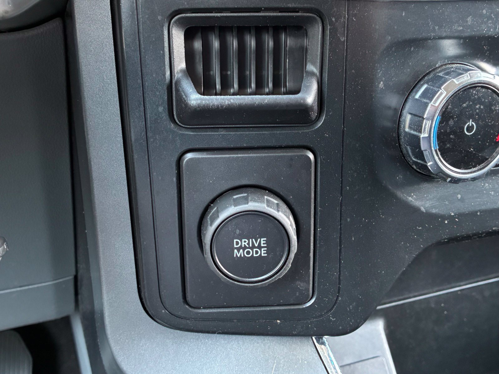 Used 2022 Ford F150 XLT w/ Equipment Group 301A Mid RWD image 27