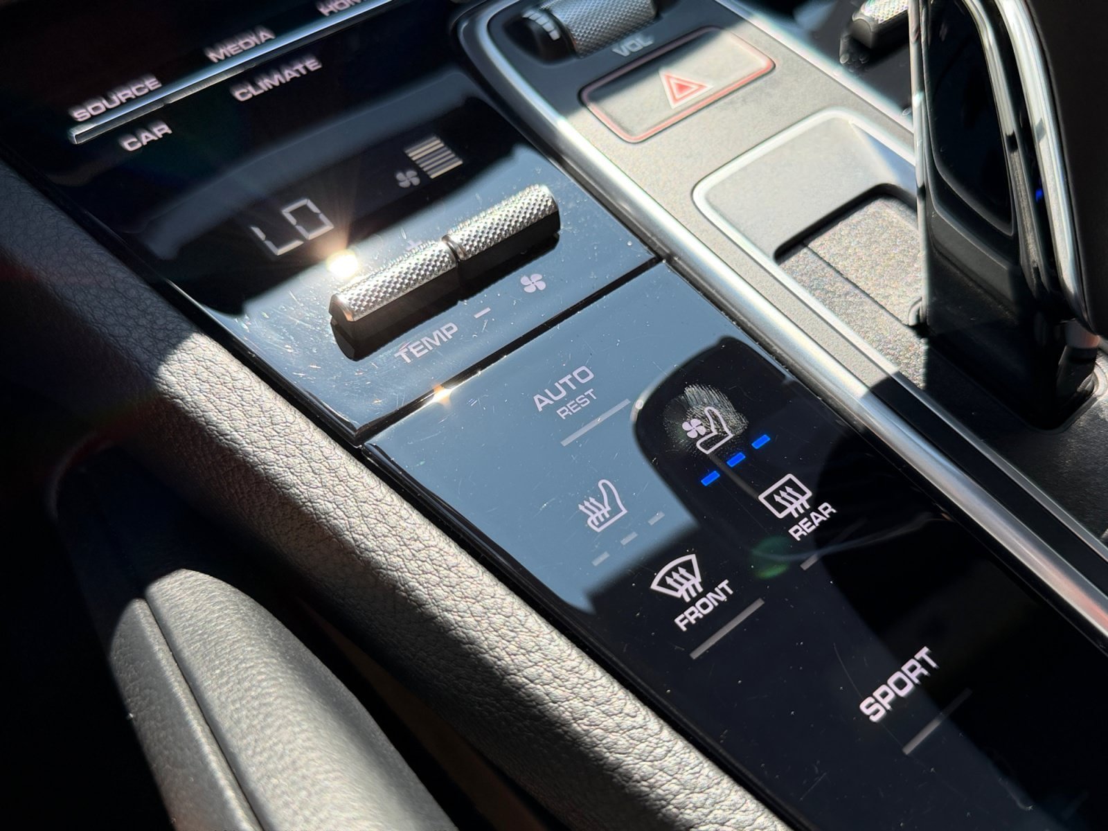 Certified 2023 Porsche Cayenne Platinum Edition AWD/4WD image 19