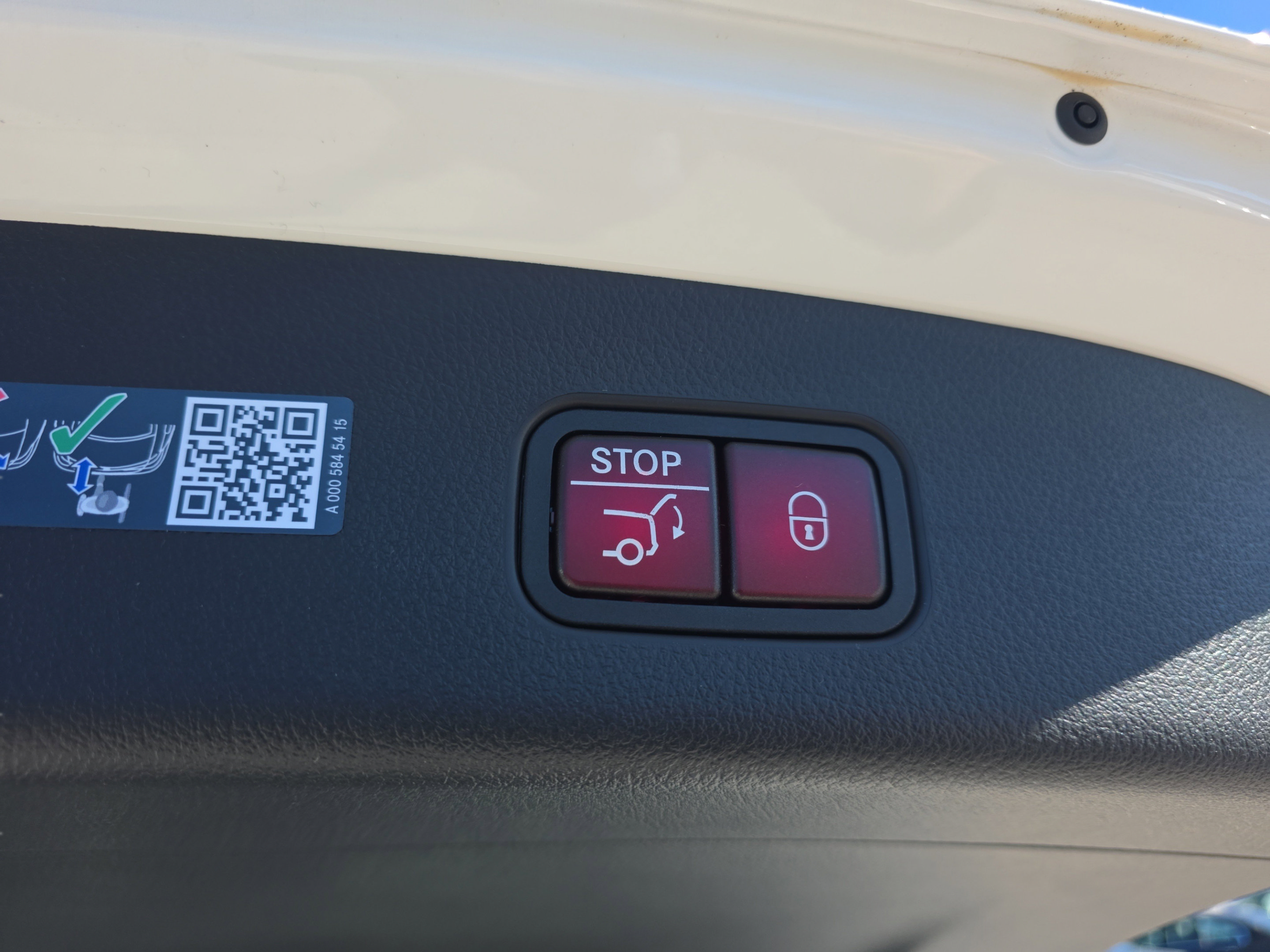Certified 2026 Mercedes-Benz GLC 300 image 9