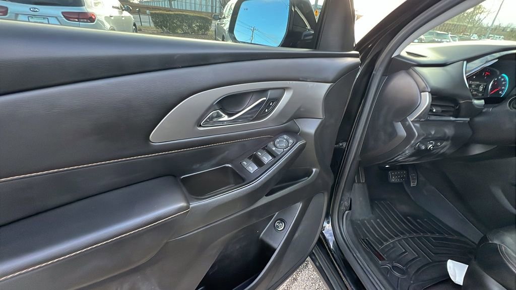 Used 2019 Chevrolet Traverse LT image 12