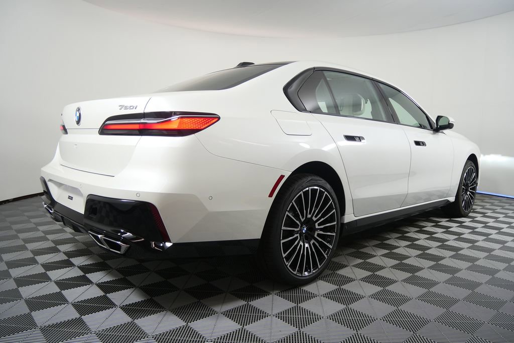 New 2026 BMW 760i xDrive image 3
