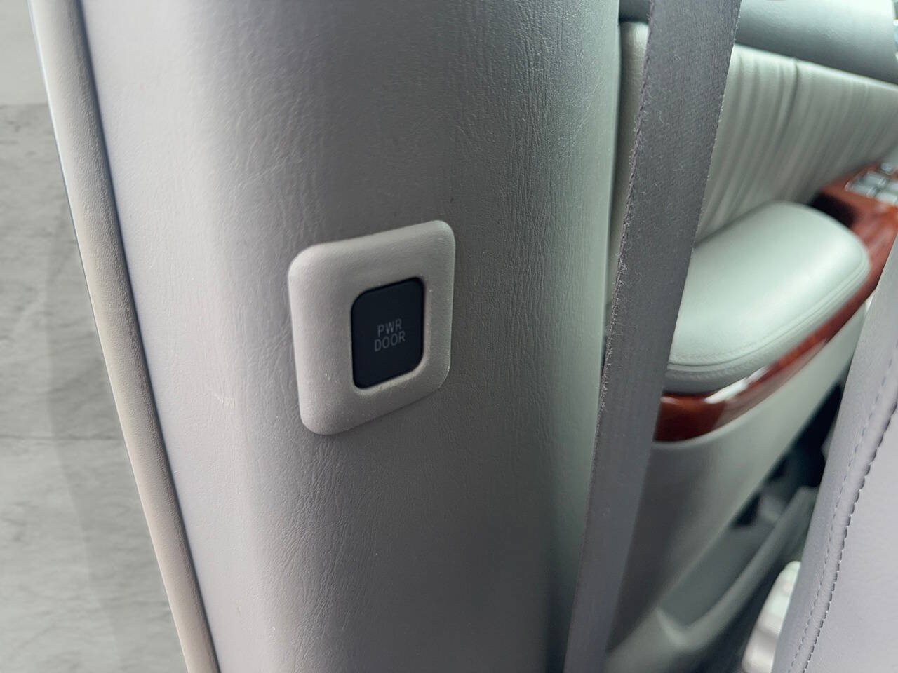 Used 2004 Toyota Sienna XLE w/ XLE Pkg 19 FWD image 22