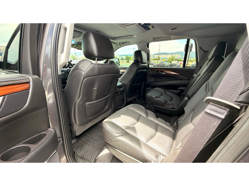 Used 2016 Cadillac Escalade Premium AWD/4WD image 17