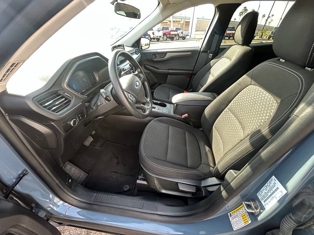 Used 2025 Ford Escape Active AWD/4WD image 11