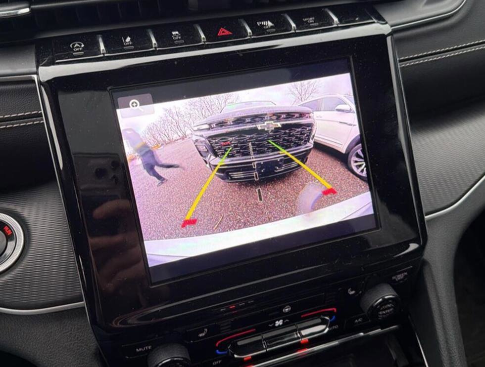 Used 2023 Jeep Grand Cherokee L Laredo AWD/4WD image 3
