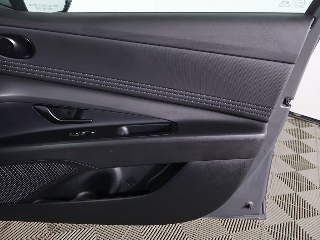 Certified 2024 Hyundai Elantra Limited FWD image 24