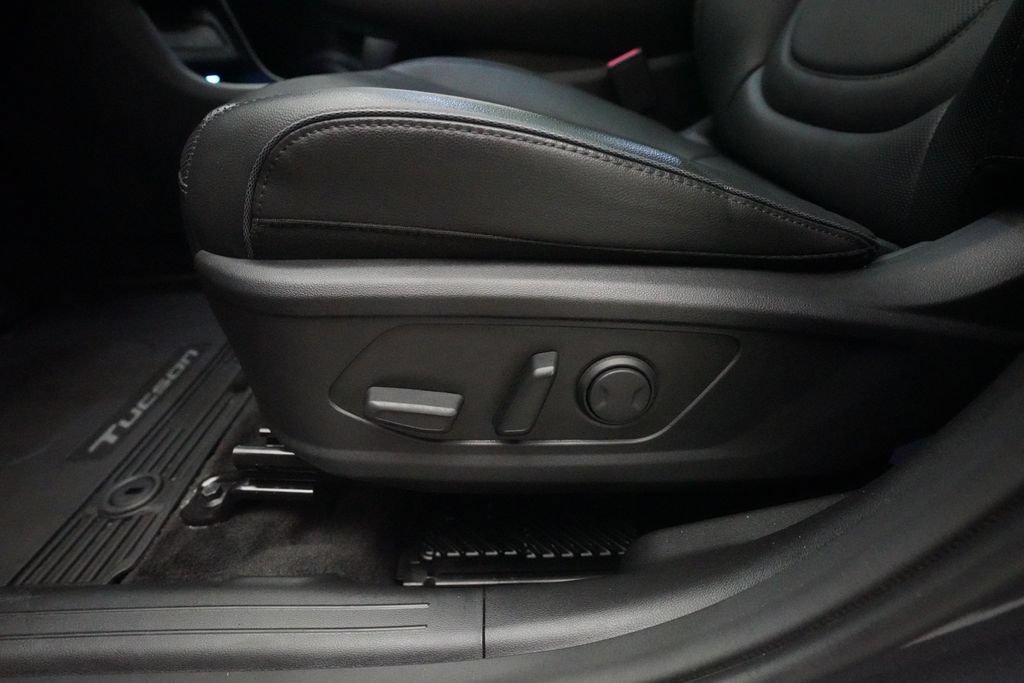 Used 2025 Hyundai Tucson Limited AWD/4WD image 29