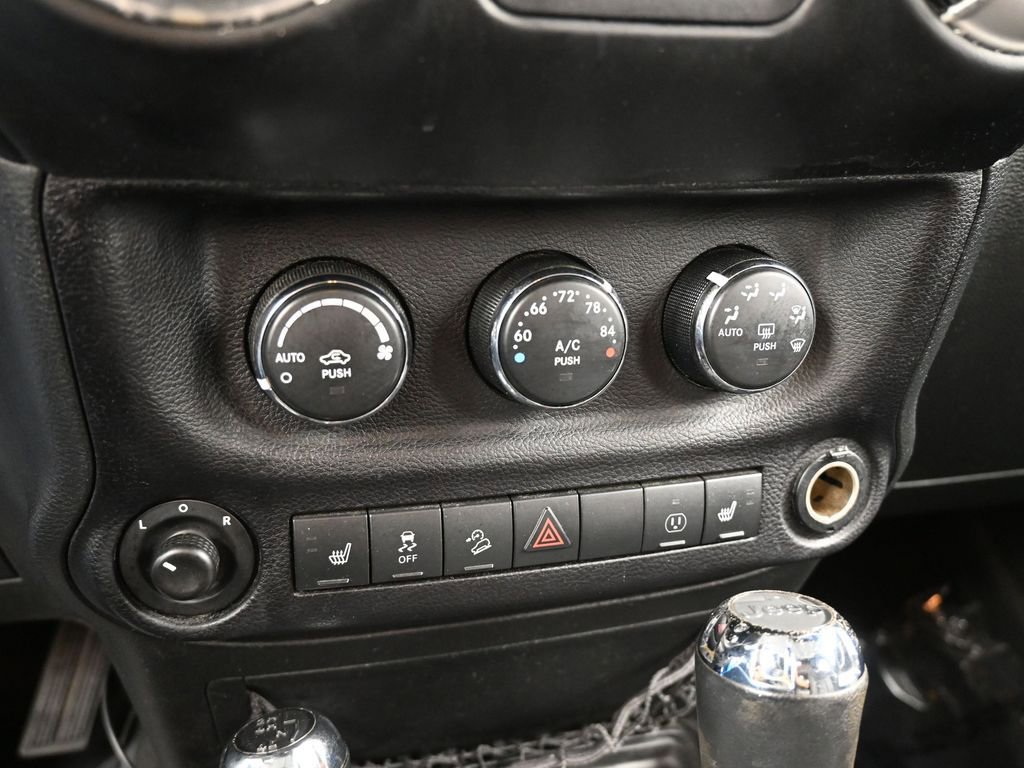 Used 2015 Jeep Wrangler Unlimited Sahara w/ Dual Top Group image 19