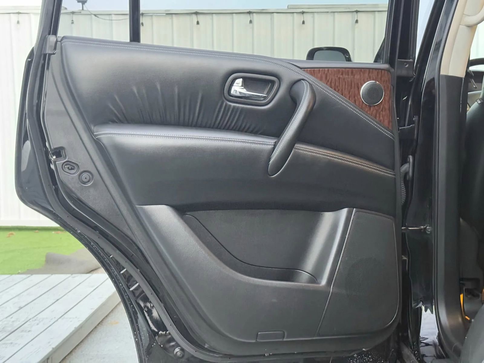 Used 2020 Nissan Armada SL w/ Premium Package image 13