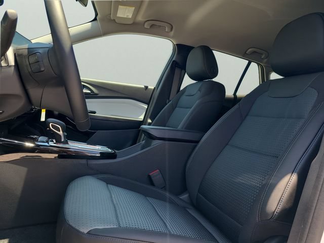 New 2026 Chevrolet Trax LT w/ Midnight Edition FWD image 24
