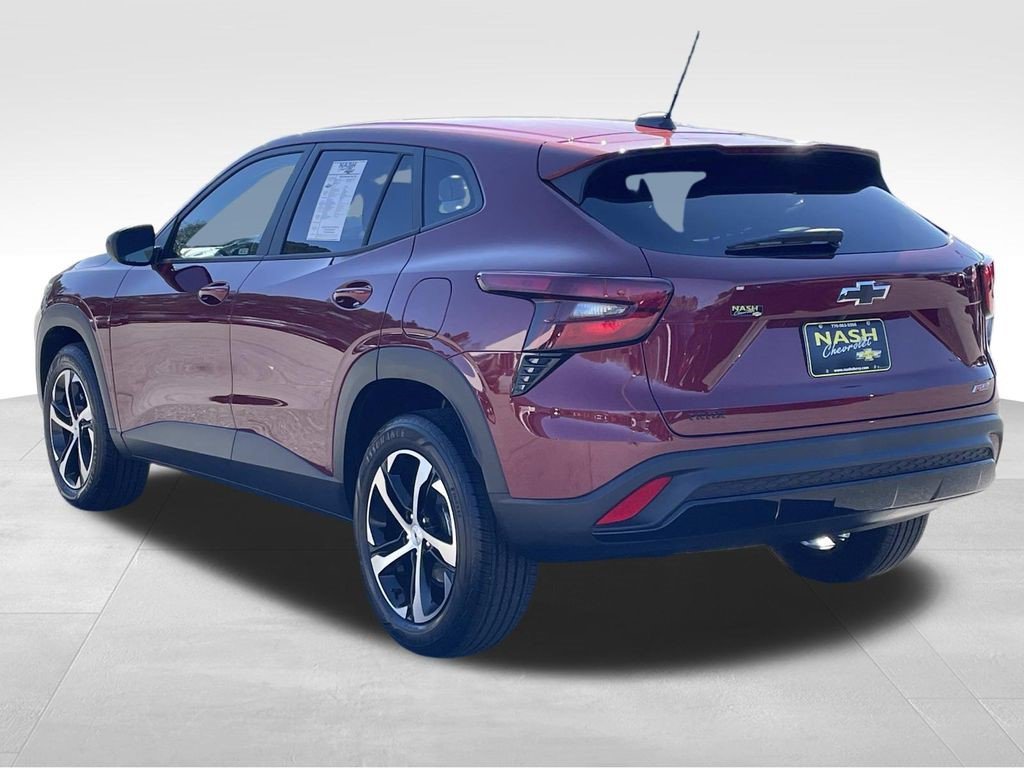 Certified 2025 Chevrolet Trax RS w/ Sunroof Package image 5