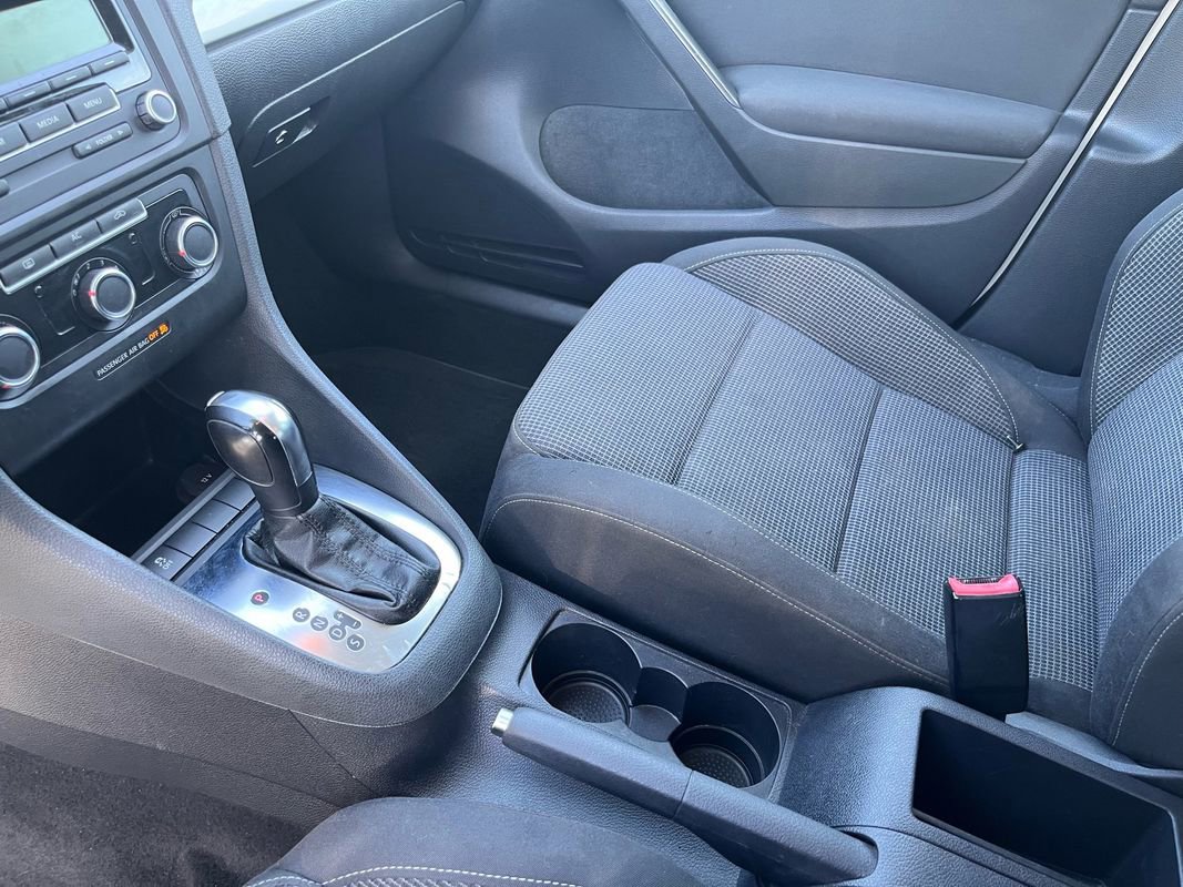 Used 2012 Volkswagen Golf 4-Door FWD image 19