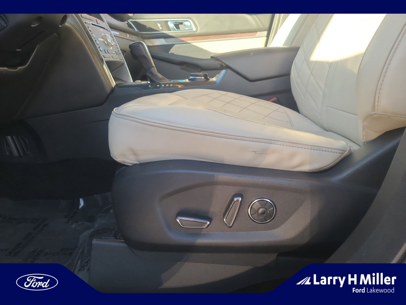 Used 2016 Ford Explorer Platinum image 14