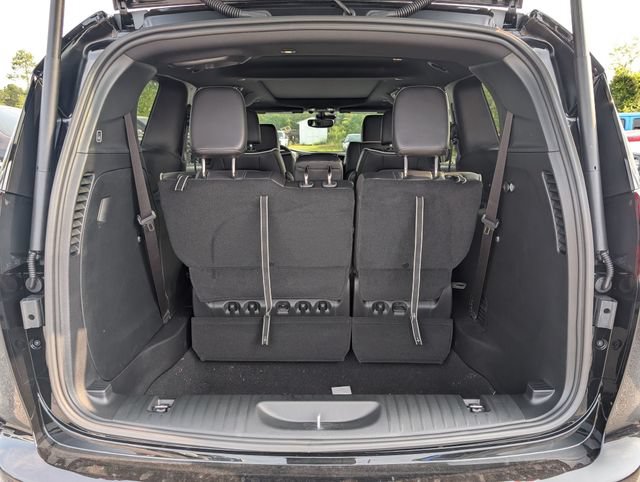 New 2027 Chrysler Pacifica Limited FWD image 28