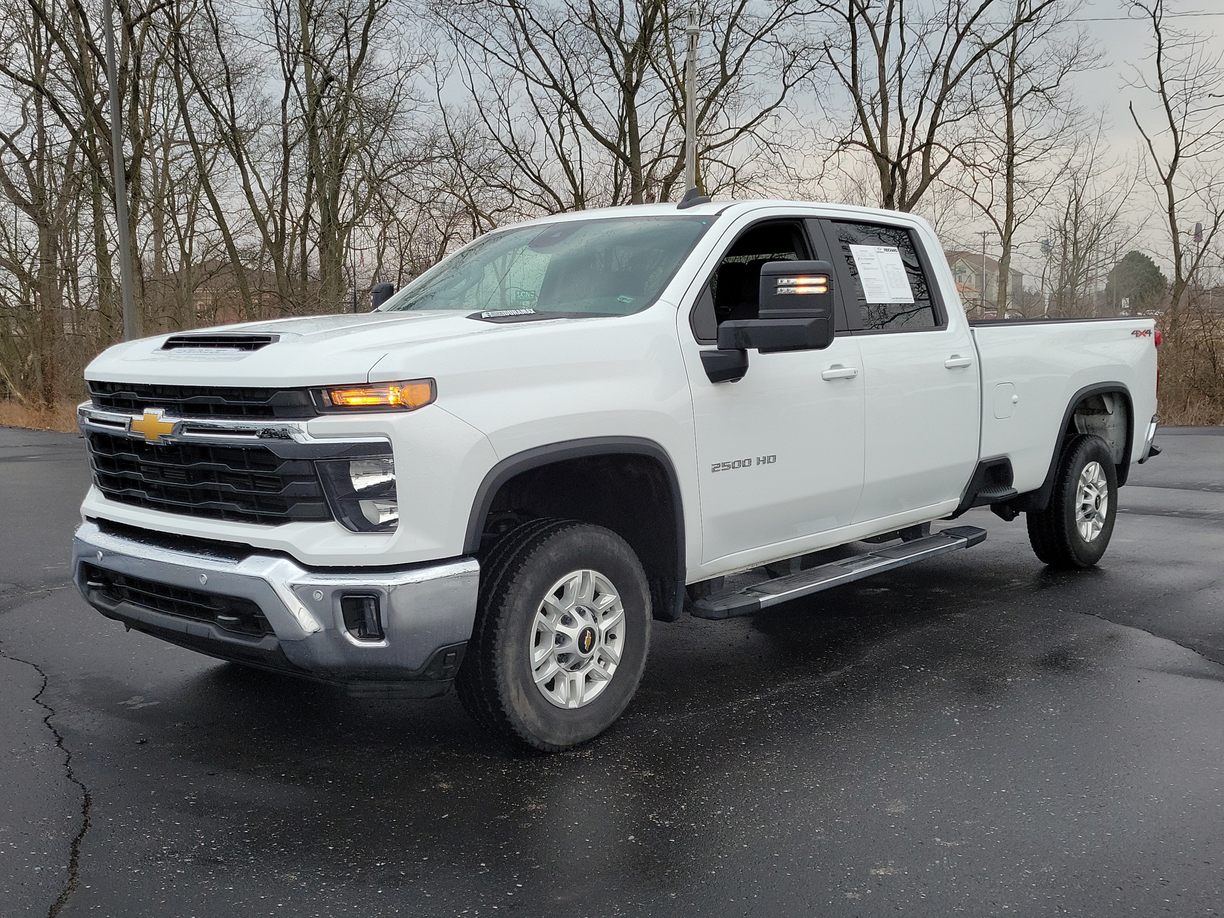 Used 2025 Chevrolet Silverado 2500 LT w/ Safety Package AWD/4WD image 2