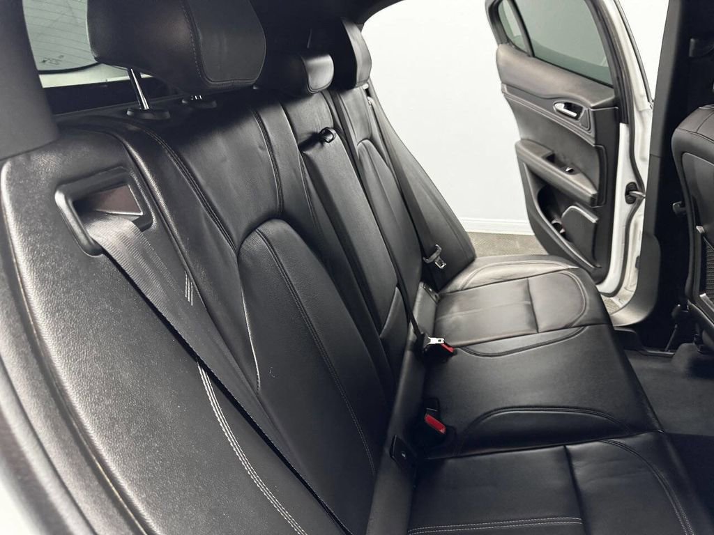 Used 2023 Alfa Romeo Stelvio Sprint image 49