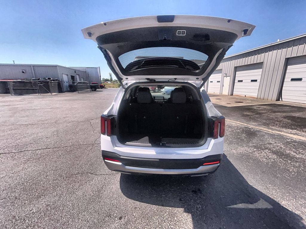 Used 2025 Kia Sorento EX w/ Panoramic Sunroof Package FWD image 31